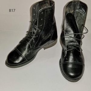 B17 Kids Black Paddock Boots [Damaged] repairable